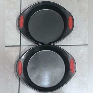 Rachael Ray Yum-o! Nonstick Bakeware Oven Lovin' 9” round baking pan SET OF 2